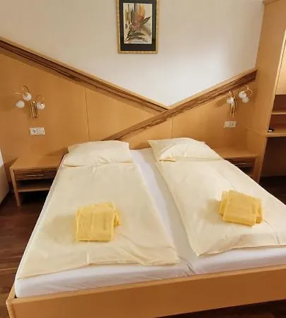 Guest house Sonnblick Am Woerthersee Portschach am Woerthersee